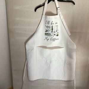 gardening apron white fabric “ I’ll be in my office” graphic pocket